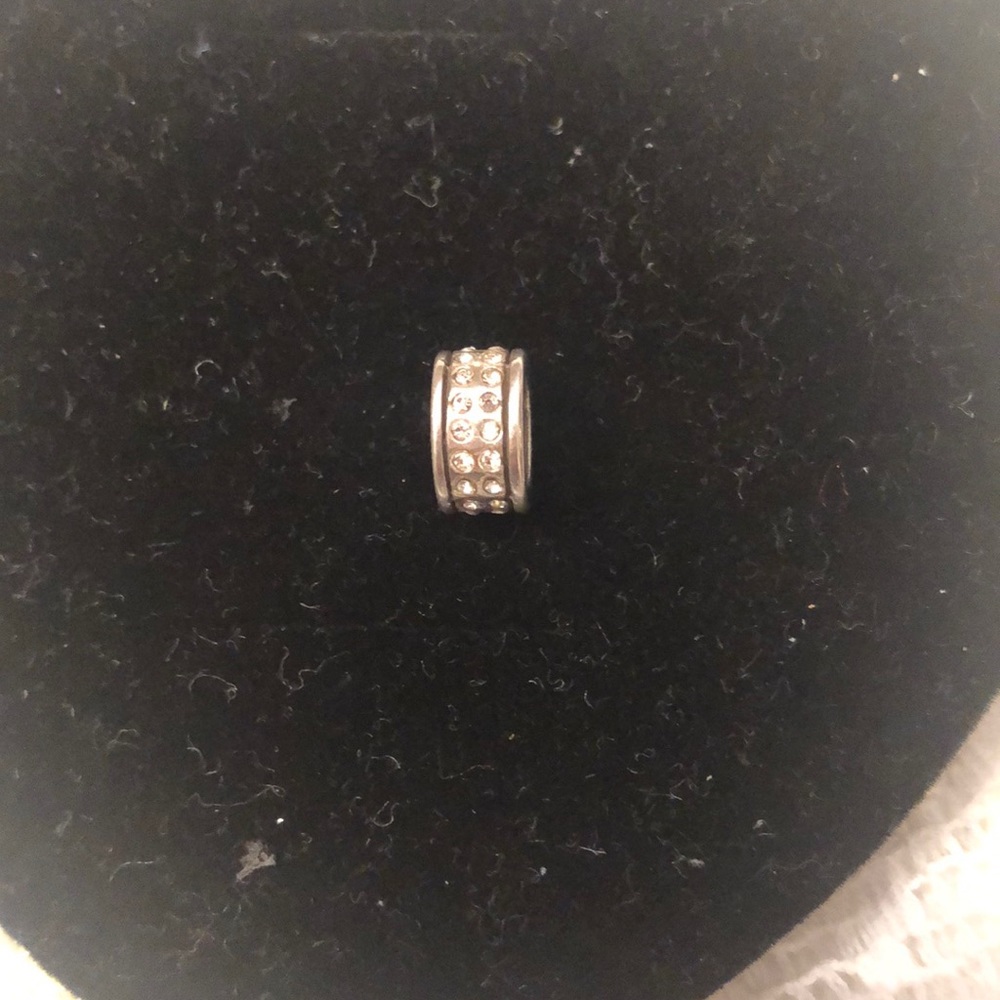 Brighton oval stone spacer bead. J90332